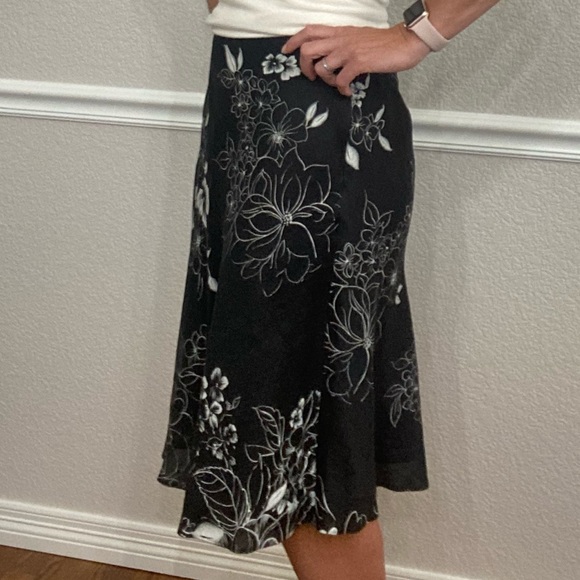 Ann Taylor Loft linen skirt - Picture 3 of 5